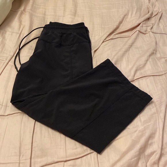 Lululemon step lively crops - Picture 2 of 2